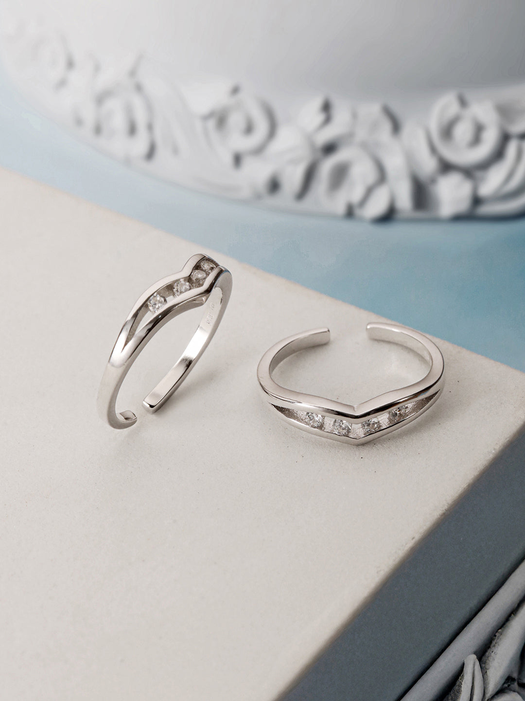 925 Sterling Silver AD Studded Minimal Band Toe Ring